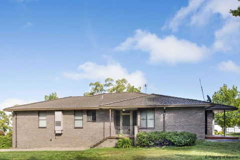 Villa Blue - Redcliffe Tourism 3