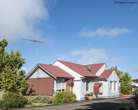 Villa Blue - Redcliffe Tourism 12