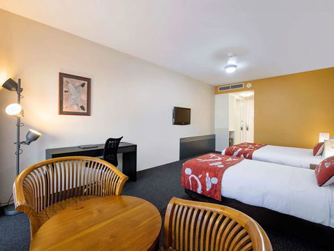 Mercure Kakadu Crocodile - Redcliffe Tourism 39