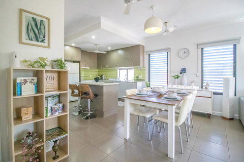 ZEN QUEST - The NOMADS PAD Near Nightcliff Markets & Sunset Foreshore - Redcliffe Tourism 12