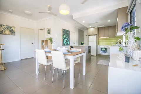 ZEN QUEST - The NOMADS PAD Near Nightcliff Markets & Sunset Foreshore - Redcliffe Tourism 13