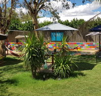Alice's Secret Travellers Inn - Redcliffe Tourism