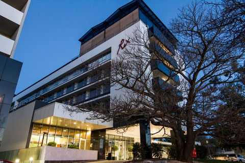 Canberra Rex Hotel - Redcliffe Tourism 1