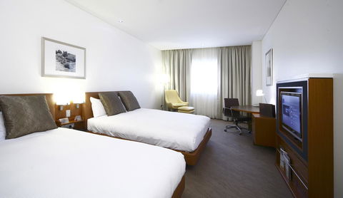 Novotel Canberra - Redcliffe Tourism 19