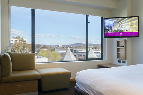 Crowne Plaza Canberra, An IHG Hotel - Redcliffe Tourism 19