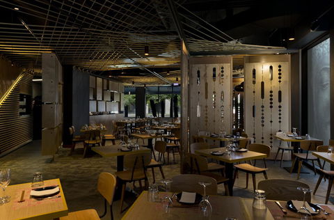 Burbury Hotel - Redcliffe Tourism 21
