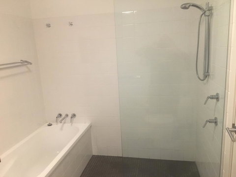 Lennox Holiday Apartments - Redcliffe Tourism 29