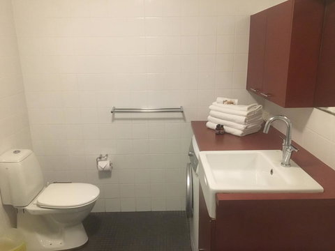 Lennox Holiday Apartments - Redcliffe Tourism 30