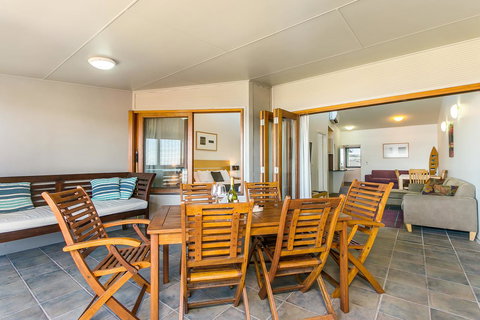 Lennox Holiday Apartments - Redcliffe Tourism 33