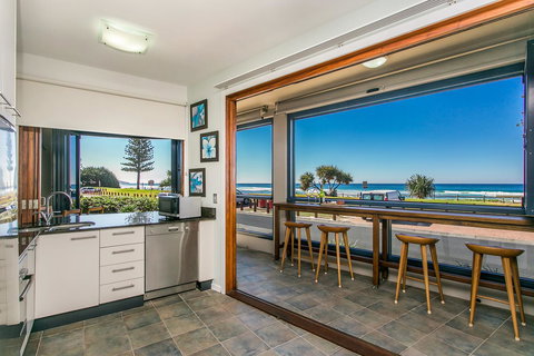 Lennox Holiday Apartments - Redcliffe Tourism 13