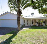 Bonito' 26 Bonito Street - pet friendly housewith aircon - Redcliffe Tourism