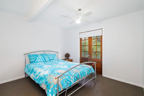 BONNY BEACH HOUSE - Holiday Accomodation With Pool - Redcliffe Tourism 1