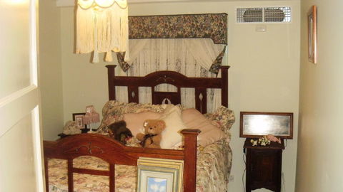 Boulder Lodge - Redcliffe Tourism 2
