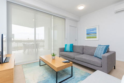 Boulevard North Lakes - Redcliffe Tourism 1