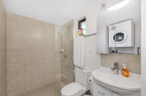 BOUTIQUE APARTMENTS BEACH LOCATION - Redcliffe Tourism 2