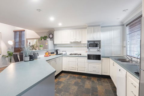 Boutique Private Rm Situated In The Heart Of Burwood1 - Redcliffe Tourism 2