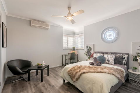 Boutique Private Rm Situated In The Heart Of Burwood7 - Redcliffe Tourism 0