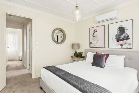 Boutique Stays - Buckingham - Redcliffe Tourism 2