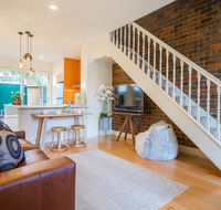 Boutique Stays - Buckingham - Redcliffe Tourism