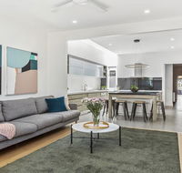 Boutique Stays - Victorian Vogue Richmond House - Redcliffe Tourism