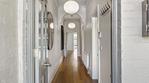 Boutique Stays - Victorian Vogue, Richmond House - Redcliffe Tourism 1