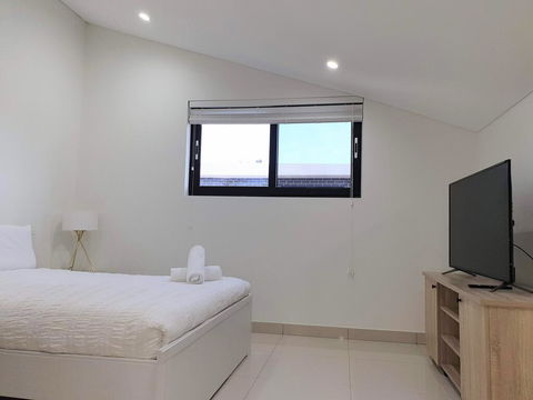 Brand New Designer Apartment - Redcliffe Tourism 1