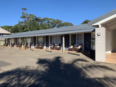 Breeze Inn - Redcliffe Tourism 1