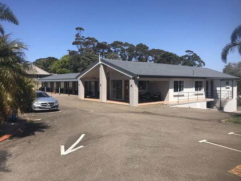 Breeze Inn - Redcliffe Tourism 0