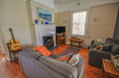 Brigalow Cottage - Redcliffe Tourism 1