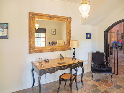 Brigham House - Redcliffe Tourism 3