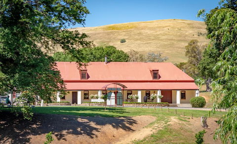 Brigham House - Redcliffe Tourism 1
