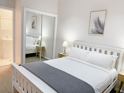Bright 3-bedroom Apartment - Central Armidale - Redcliffe Tourism 1