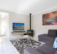 Bright Delight - Modern Luxury - Redcliffe Tourism