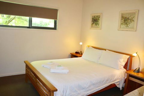 Bright Woodlands Retreat - Redcliffe Tourism 3