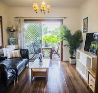 BrightSpacious Home with hotel grade cleanliness. - Redcliffe Tourism