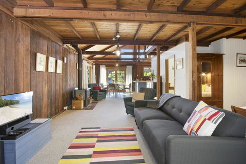 BROWNS COTTAGE - Redcliffe Tourism 3