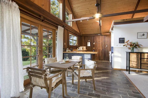 BROWNS COTTAGE - Redcliffe Tourism 2