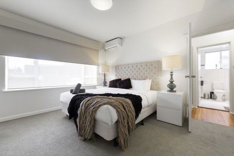 Brunswick Vibe - StayCentral - Redcliffe Tourism 0