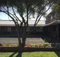Bryants Motel - Redcliffe Tourism