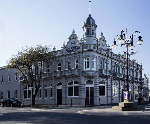 Bull And Mouth Hotel - Redcliffe Tourism 0