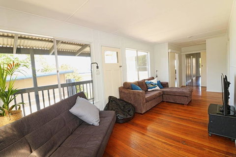 Bungo Beach House - Pet Friendly Home - Redcliffe Tourism 3