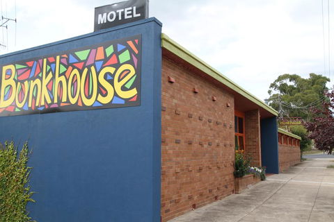 Bunkhouse Motel - Redcliffe Tourism 2