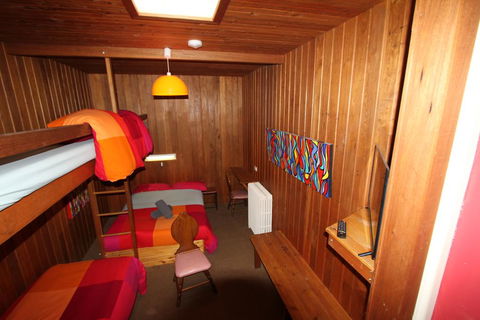 Bunkhouse Motel - Redcliffe Tourism 3