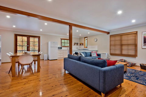 Bunyip Cottage - Redcliffe Tourism 3