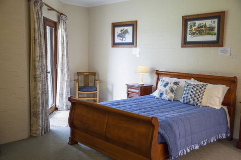 Burncroft Guesthouse - Redcliffe Tourism 3