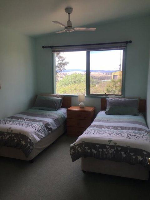 Burnt Creek Cottages - Redcliffe Tourism 3