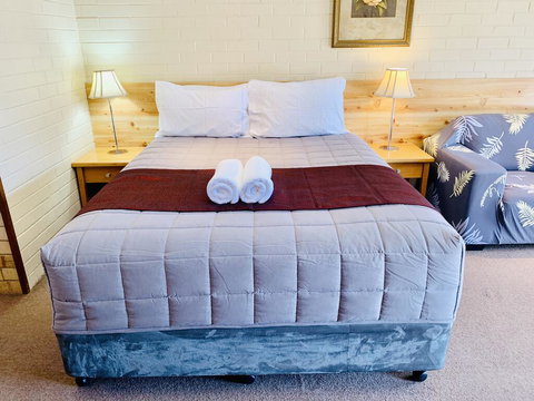 Burringa Garden Motel - Redcliffe Tourism 3