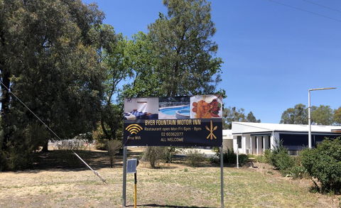 Byer Fountain Motor Inn - Redcliffe Tourism 2