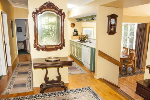 Bygone Beautys Cottages - Bronte Cottage - Redcliffe Tourism 2