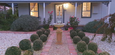 C & A's Cottage - Redcliffe Tourism 0